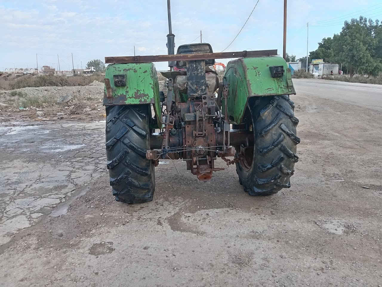 سلام عليكم سيرت للبيع مديل 2000 مكينه ع وضع الشركه  تايرات نضافه اكسن كير مكفولات  عنوان ناصريه الاستفسار ع رقم***********
