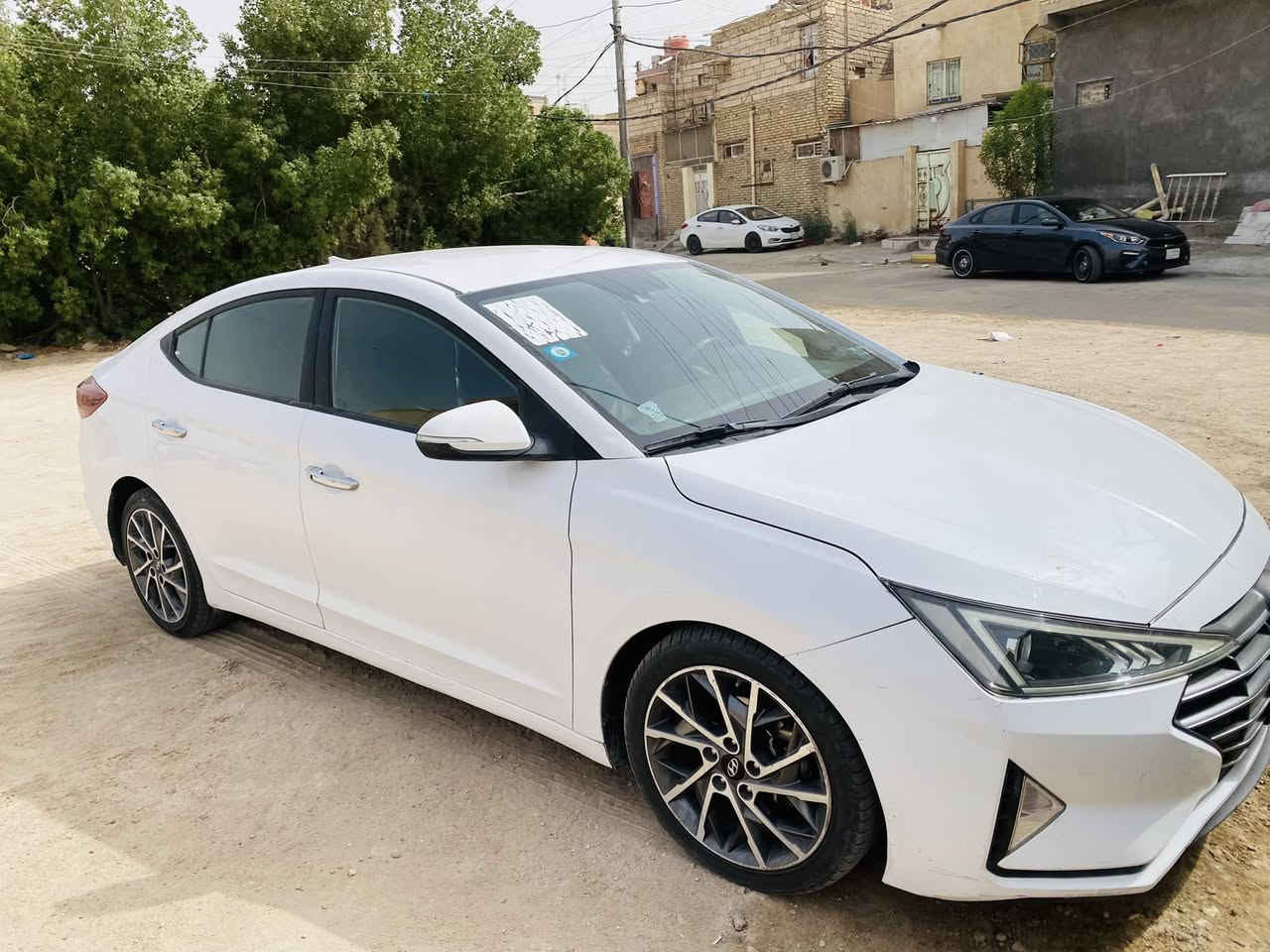 النترا 2019 وارد امريكي 
محرك 2000 دوش
كير At
مواصفات نص فول 
واتساب ***********
حادثها تبديل جاملغ وتصليح مقدمه البنيد وبيها بارد قليل

