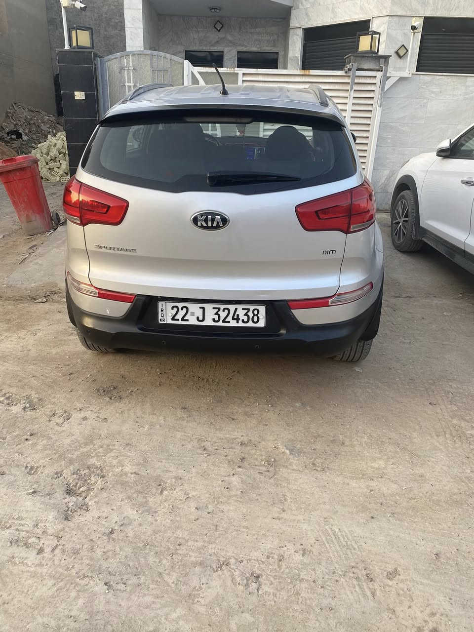 السلام عليكم
سبورتج ٢٠١٤ خليجي رقم اربيل للبيع 

السيارة باسمي رقم وسنوية جديدة تحويل فقط 

محرك دوش ٢٤٠٠

فور ويل 

تبريد خلفي 

ماشية ١٢٨ الف 

السيارة كامله بدون نقص بدون حادث تخم تاير وصدر امامي خلفي جديد 

السيارة بيها بارد بالباب خلف الراكب والجاملغ وتكحيل كارت 

السيارة جاهزة من جميع النواحي 

السعر ١٣٨ ورقة  

للاستفسار  ***********

واتس اب 

تحياتي للجميع
