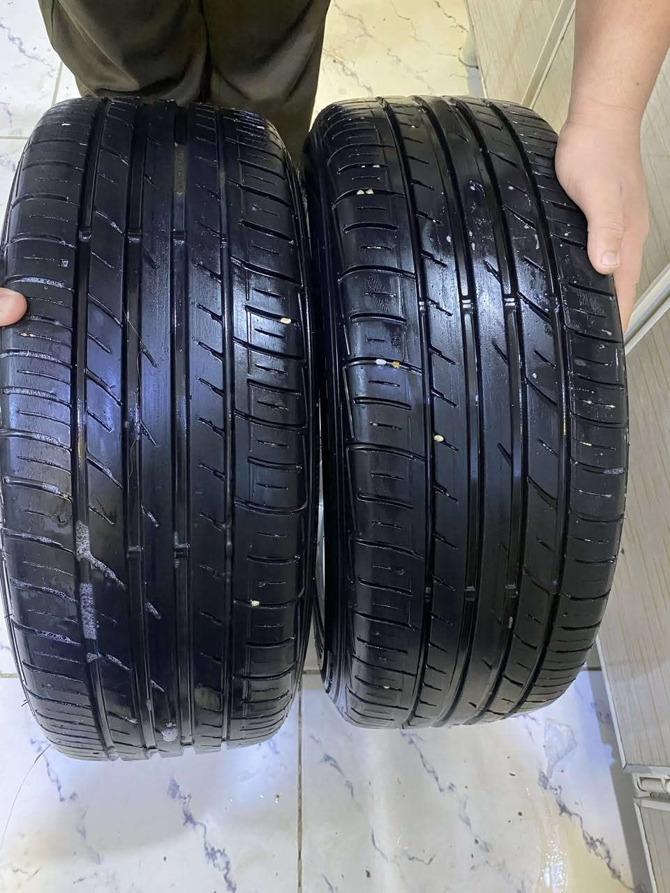 السلام عليكم 
للبيع او مراوس حسب القناعه 
حجم 17 صبغ بلاد 
بدون فطر او تصليح 
مع تخم تاير زوج حلو 
زوج نص عمر
السعر 200 الف 
مكاني بغداد الدوره 
***********
