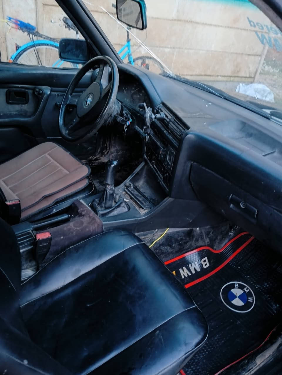 بي ام زعره 320 موديل 91 رقم ألماني سنويه جديدة شطر الوكله أوتحويل مكاني موصل ايسر ***********
