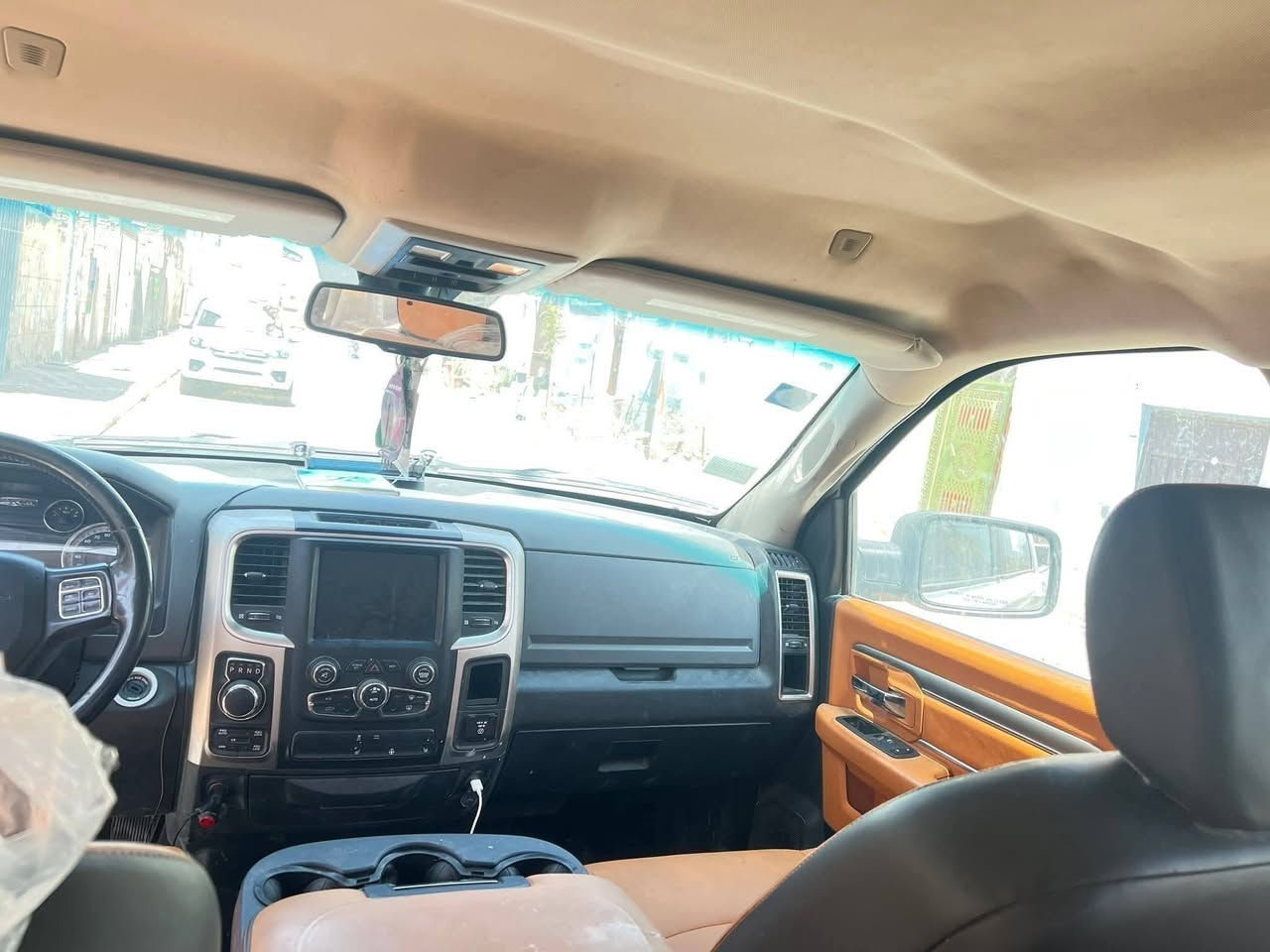 سلام عليكم رام موديل 20
بسمي السياره بيع مباشر 190ورقه وبيه مجال للشراي 
المرغوب باب طويل بدي قصير محرك 5700
***********
