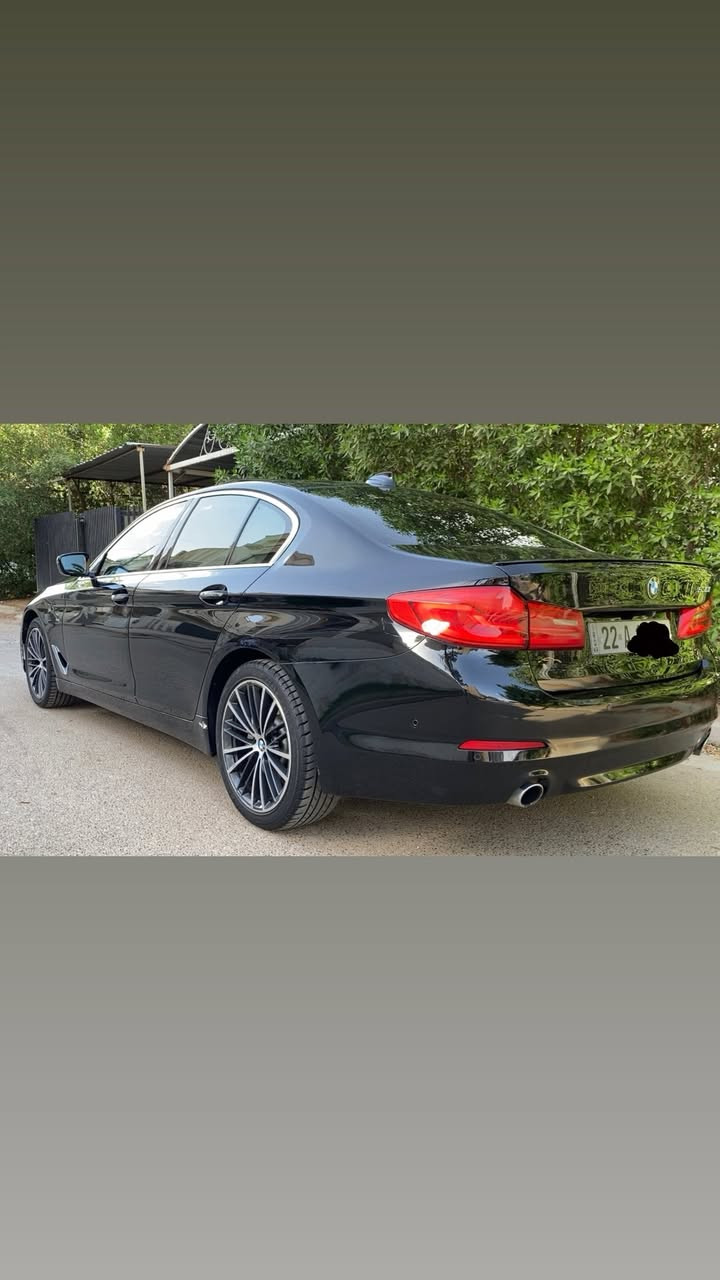 السلام عليكم BMW حجم 530 وكالة العروش خليجي مدل 2017 فول مواصفات ومبيها لا كلوب ولاعطل ولامسج     خرسه متسمع لها صوت جداً ناعمه ماشاء الله 
السياره صارت بيها طخه رجع عليها ابو بيكم وهيه واكفه وضربها ربع البنيد انصبغ بدون داخل وبيها سونارات 2  وبيها بارد بالهلال مال جاملق الخلفي 
مبيها كل نقص بدون ايرباك السياره ميحتاج لها غير صبغ الدعاميه الاماميه فقط لن مشخطه 
رقم اربيل 
مكانها بغداد السيديه 
سعرها 215 
للاستفسار متواجد عام ووتساب *********** ابو يوسف
