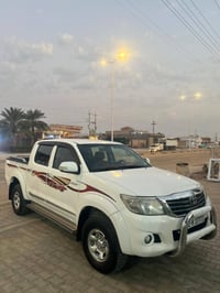 سياره فورويل البيع موديل 2015 مكفوله كفاله عامه من محرك ومن شاصي وغمار...