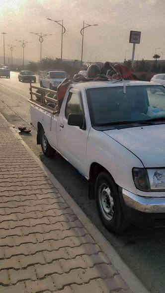 نیسان ٢٠٠٢ عادی ئاڕمی پلاستیکی سلێمانی بەشەرتی ئەوەلیات و  غرامە و گێڕ و مەکینەو شاسی و بەشەرتی تەقە و ڕەقە سەیارەیەکی جوانە دەعمی بەس دەرگای سەکنی لێدراوە پێش و دوای  چەکوشی نیە پۆڵیش وقەڵەمکاریە جوانی کراوە
سعری ٦٧ و معامەلەیە برایانە 
***********
