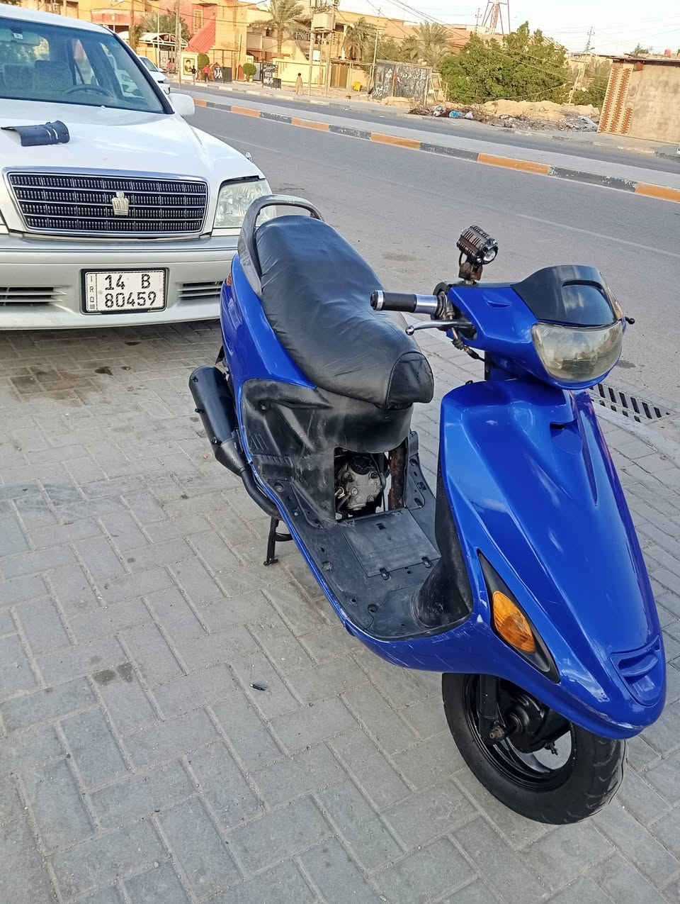 السلام عليكم دراجه للبيع فراشه مكينه جديده كهربائياته كلها شغاله دكه هندر نقصه بس باتري دراجه جديده مثل ما واضح بتصوير مكينه ما مفتوحه مكينه ناعمه مكان بصره قبله حي الجامعه السعر500رقم الهاتف ***********
