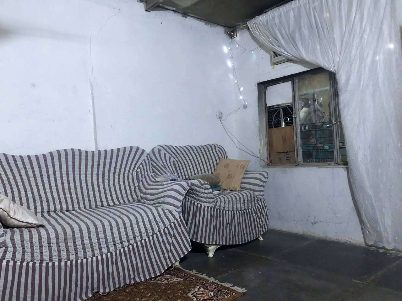مكلف بالنشر
بيت تجاوز للبيع  100 متر يتكون من غرفتين ومطبخ وملحقات سقف سندويش في بغداد  منطقة العبيدي قرب الشارع العام  خلف ملعب الطموح للاتصال على الرقم السعر عند صاحب البيت اتصل عليه  ***********
