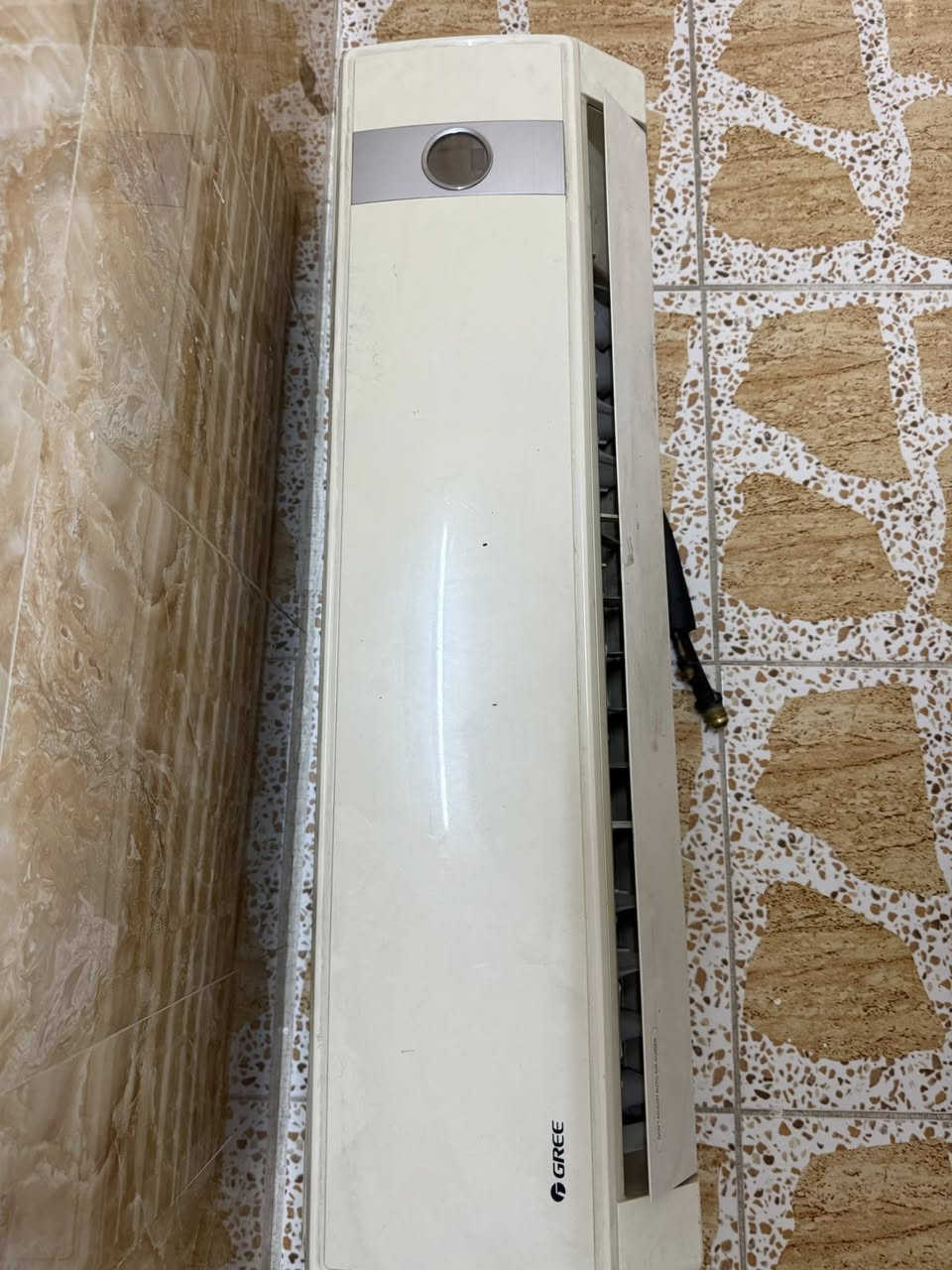 للبيع سبلت 2 طن نوع گري بحالة ممتازة السعر 350 الف وبي مجال
***********

