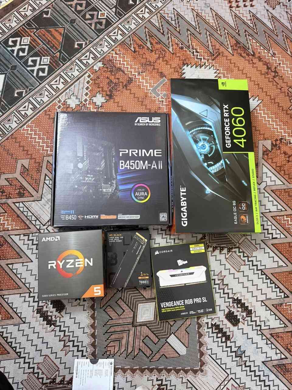 ابيع كامل مابيع قطع
R5 5500
Rtx 4060 gigabyte
B450 asus prime
2*8 ram corsair
M. 2 1tb wd black
Fsp 650w power 
Fsp vento case

شاشه
Asus vg1a
2k
170hz
Ips
27 inc

كيبوردات 2
Redragon

speaker/HAVIT

مبرد جديد بعده بلكارتونه ممفتوح
Jungle leopard

ميز كيمنك+كرسي + سماعه
الPC مستخدمه شهر  بيها ضمان 11شهر من مركز النمور شارع فلسطين
سبب البيع عدم التفرغ
السعر اتصل على *********** او مراسلة الصفحه
