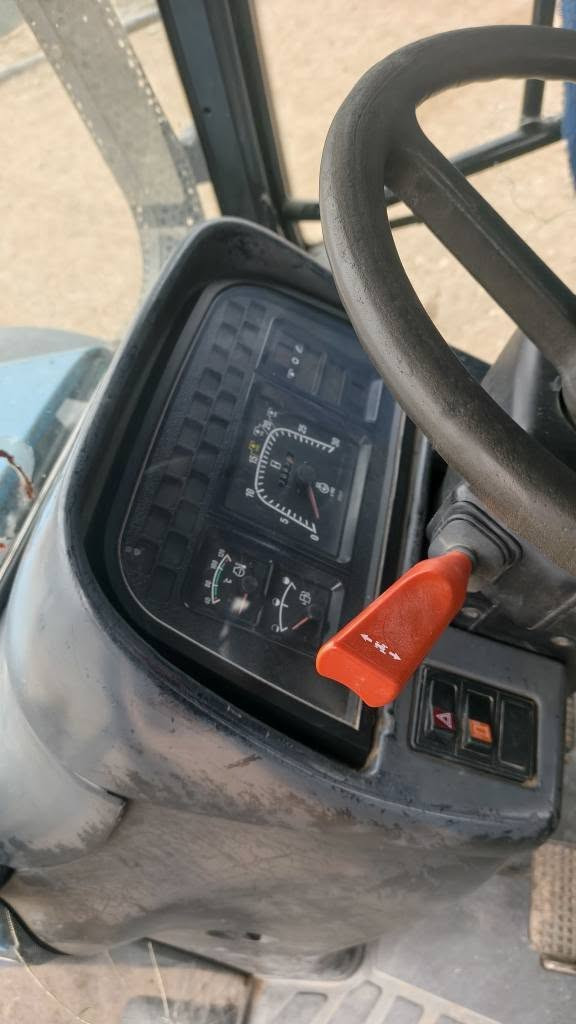 السلام عليكم تركتر نيهولند 115الحجمTm موديل 2001 محرك رصاصي اوتماتيك نص كهربائي مابي سوبر عادي  رقم سليمانيه ابسمي المكينه في كركوك  السعر خابر ودلاللل *********** كركوك, العراق
