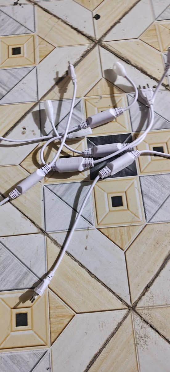 متوفر كلوبات لد الابيض ثابت والاسود متحرك وشريط لد   مع خمس توصالات ومكيبل ايرث  حجم 1×35  نحاس الاصلي قطعتين طول القطعه 25. متر الاستفسار خاص


**إذا كنت صاحب هذا الإعلان وتريد حذفه لأي سبب، رجاءا أرسل رسالة إلى الدعم الفني**