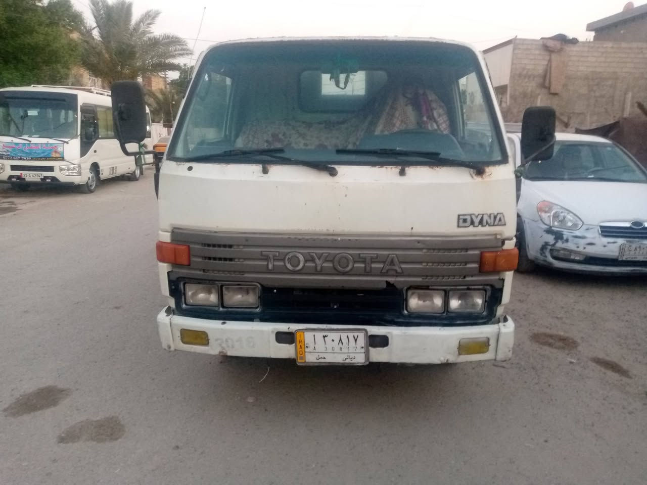 سلام عليكم للبيع تيوتة داينة بدي ثابت رقم ديالى موديل 1993 سنوية مجددة لغاية 2028 بسمي مكينة B14 تخم تاير 15 امامي وخلفي 14 مكينة مكفولة من بخار صرف شاصي مكفول كير اكسل مكفولة من ظربة صبغ مكان بغداد *********** سعر 67 بيهة مجال بسيط
