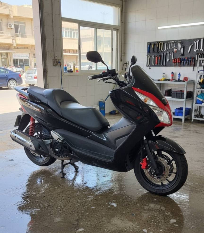 السلام عليكم فورزا 0/12 بلاديه وجديده مكينه بلاديه مكفوله كفاله عامه وكفرات اصليه وجاهز بدون نقص كلشي بيها شغال 
رقمي***********بي فقط واتساب
