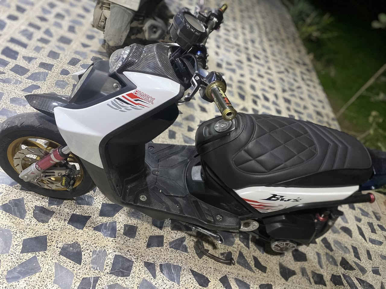 سكنس جبلي فول مواصفات دراجة تزويدها من الخارج وين متباوعلها مزوده البارحه نزلتها رمبه بمليونين  سبب البيع الوالد معجبته 💔🗿 قفلها مليون و900 ربع مينزل منها


**إذا كنت صاحب هذا الإعلان وتريد حذفه لأي سبب، رجاءا أرسل رسالة إلى الدعم الفني**