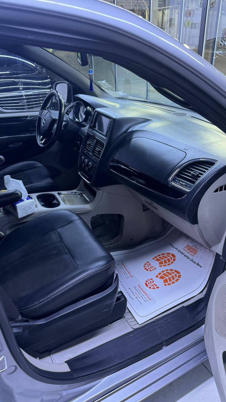سلام عليكم 
دوج كرفان مديل 2020 مواصفاتها معروفه ال SXT بيبان كهرباء جنطه كهرباء شفط كراسي كهرباء كراسي خلفيه بلع كشنات منفصله سياره خذيتها جديده وماشيه 50 وحاليا  ماشيه 77 ضربتها بچم وصورها مرفقه بلمنشور والباقي كفاله كير مكينه تبريد كفاله  تخم تاير جديد جواها سياره جاهزه صارت عندي طخه بل جاملغ الايمن صفحة العبري فقط وهذا الي بيها السياره فقط واخوان الرقم مو وياها هذا من تتحول وتصير بأسمك غير رقم يجي وياها لين هذا الرقم مال راعيها وهيه بأسمه صاحبي ورقمها بصرة انكليزي جديد
وسعرها 155 وبيها مجال 
مكانها البصرة ابي الخصيب
لمعرفة التفاصيل اكثر الاتصال على الرقم ***********
