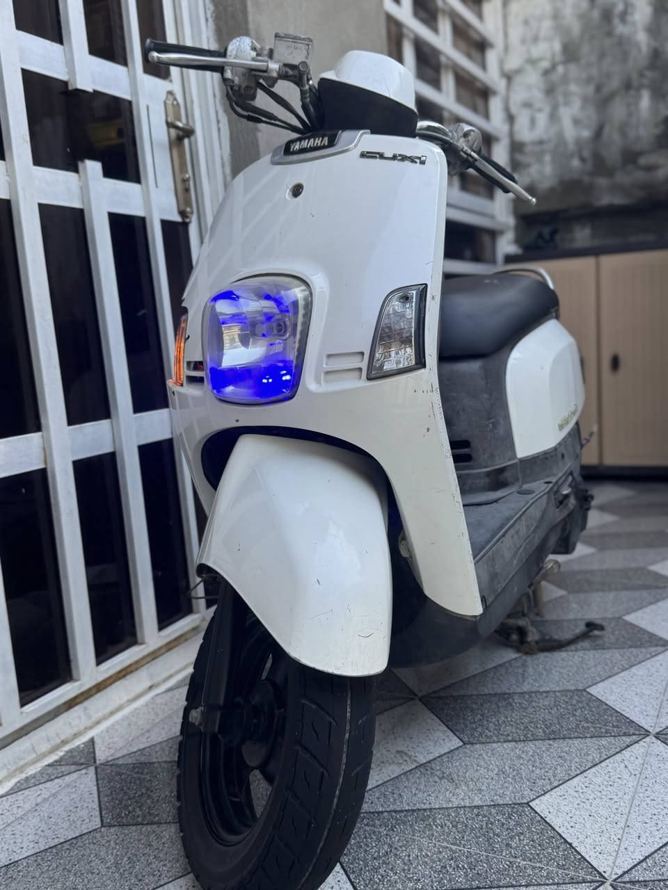 السلام عليكم دراجه ماكس بوليسي بلاديه دراجه نوزل كهربائياتها كلها شغاله نكره سلف مابيه نقص دراجه اوراقها موجوده ووصل المعرض موجود سعر 650 مكاني بغداد الدوره ابودشير***********
