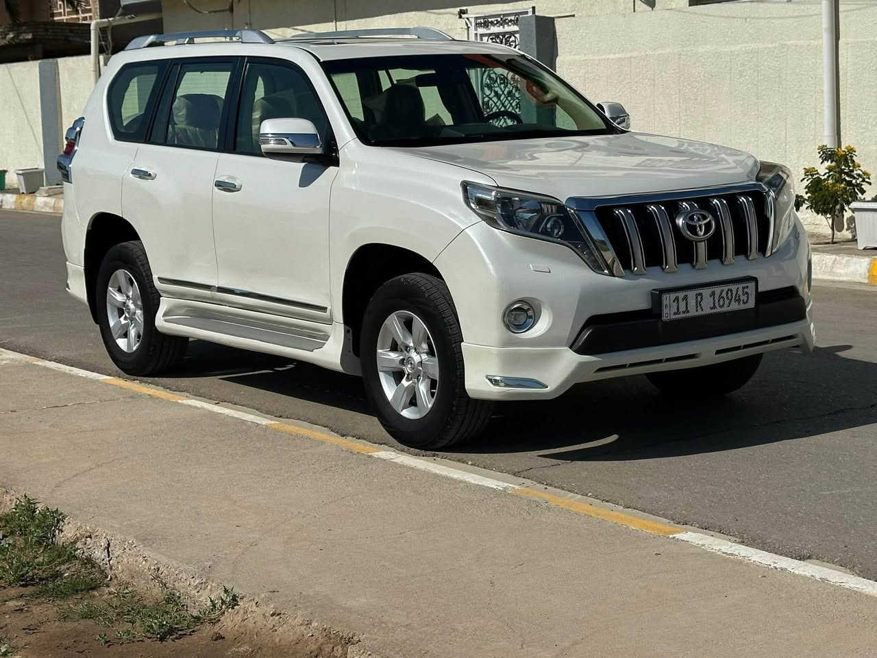 السلام عليكم برادو 2016 ساز محرك 6سلندر  فتحة كشنات كهرباء تشغيل بعد لايت اسود ماشية 172 قابل للزيادة سونار واضح مع الصور رقم بغداد دولي بأسمي السعر 325 بيها مجال بسيط غير متواجد ع النت الشراي يتصل *********** الصويرة, واسط
