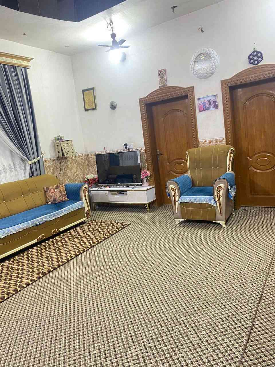يالله على بركة الله بيت للبيع اوللمراوس طابو صرف مساحته 250م طابقين عنوانه قضاء بلد باب السور قرب حسينية الامام زين العابدين ع يتكون البيت من الطابق الأول 2غرفتين منام وصالة واستقبال ومطبخ ومجموعة صحيات الطابق الثاني 2غرفتين منام السعر 165مليون الاتصال ***********

