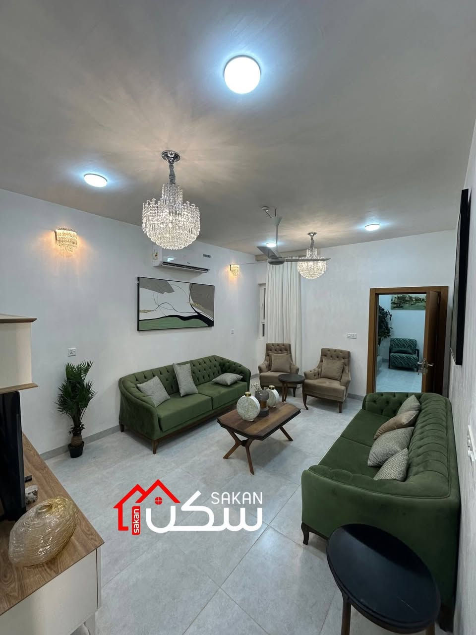 دور  للبيع في مجمع
المرتضى السكني 
جاهز لسكن البناء طابوك جمهوري ارقى مجمع
المساحه ٢٠٠متر 
طابقين يتكون من 
صاله استقبال مطبخ وغرفه وحديقه 
الطابق الثاني يتكون من غرف عدد ٢ وصاله وتخاريج يقع المجمع قرب جامعه الكفيل تدفع مقدمه +تطلوعه والباقي على المصرف وعدنه ١٦٠ متر 

تدفع المقدمه وتسكن بي 
***********
