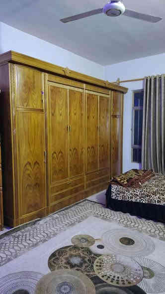 غرفه نجاره تكمه ٨٠٠ وبيه مجال نضيفه ***********
