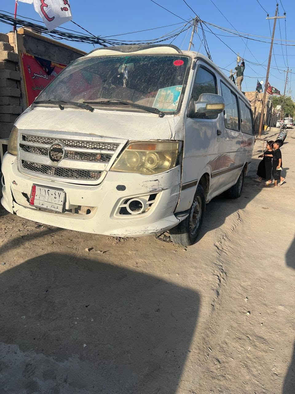 سلام عليكم  فتون للبيع  مديل 12سياره حره لبيع موصلي ما ندل راعيه سياره جاهزه ما عده مكينه كايمه كير اكسن  حداديه كفاله كهربايات  دواخل حلوه دشبول بطاين  السعر 28وبه مجال واذه مراوس بجنبي عادي مكاني ناصريه مركز ***********
