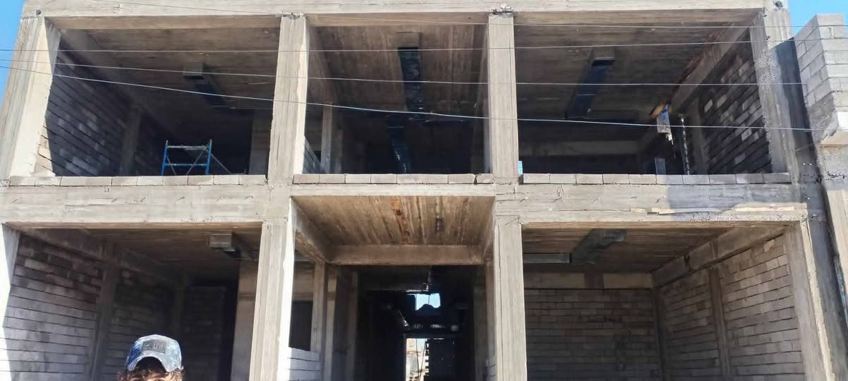 دكتات تبريد مركزي  مجاري هوائيه
شغل شرط هندسي وتوزيع الهواء بالتساوي وسليكون لمنع التسريب وتثبيت سيبورتات
#مهندسين #مقاولين #بناء #دكتات
***********
***********

