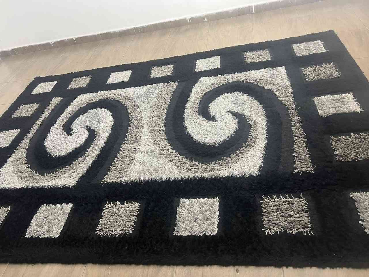 للبيع سجاده طول ٣ أمتار وعرض ٢ متر  جديده ما بيها اي عيب والستائر  تلت قطع بطانه وغربول وقماش ويا السكه  وفي منا قطعتين


**إذا كنت صاحب هذا الإعلان وتريد حذفه لأي سبب، رجاءا أرسل رسالة إلى الدعم الفني**