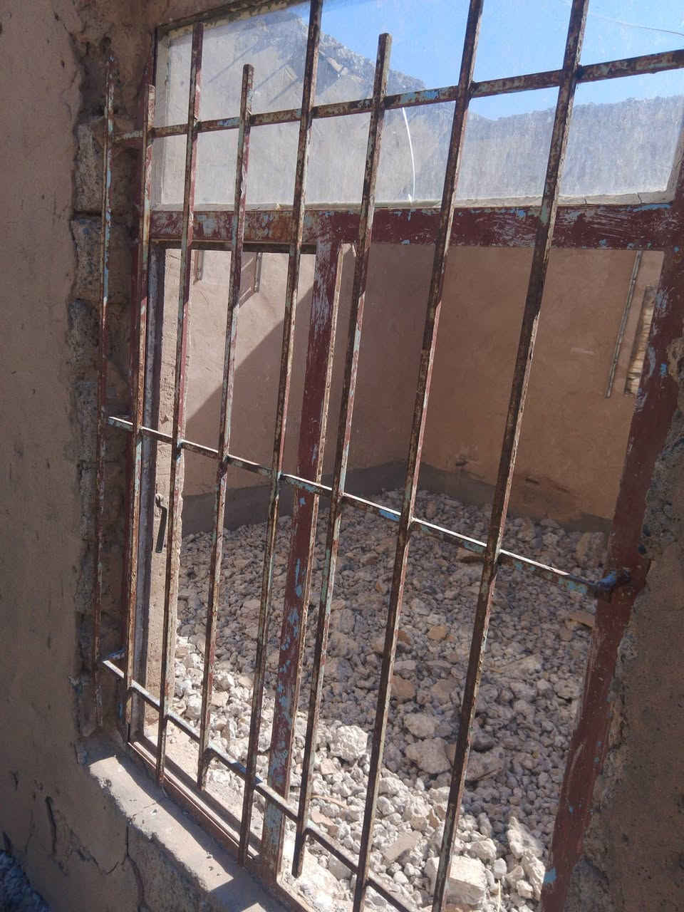 السلام عليكم  للبيع...
حديد درجه اولى شباك عدد 2 
سعر ثنينهن 75 مجال بسيط
مقلوعات ونضيفات بس شدهن مع
شلمان عدد 9مال بناء تنزيلات او غير اغراض 
طول متر ونص واقل سعرهن كلهن شلعه 60وبيهن مجال
 ***********
