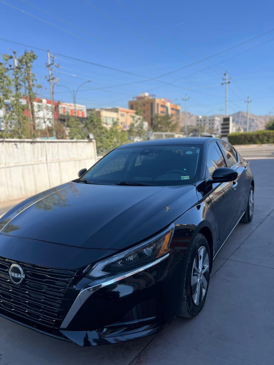 نيسان التيما موديل 2023مواصه فات S بدون رقم شاشه كاميره بسمه شغال لايت ليد بدون ارباك سياره جديده رقم موبايل *********** واتساب
