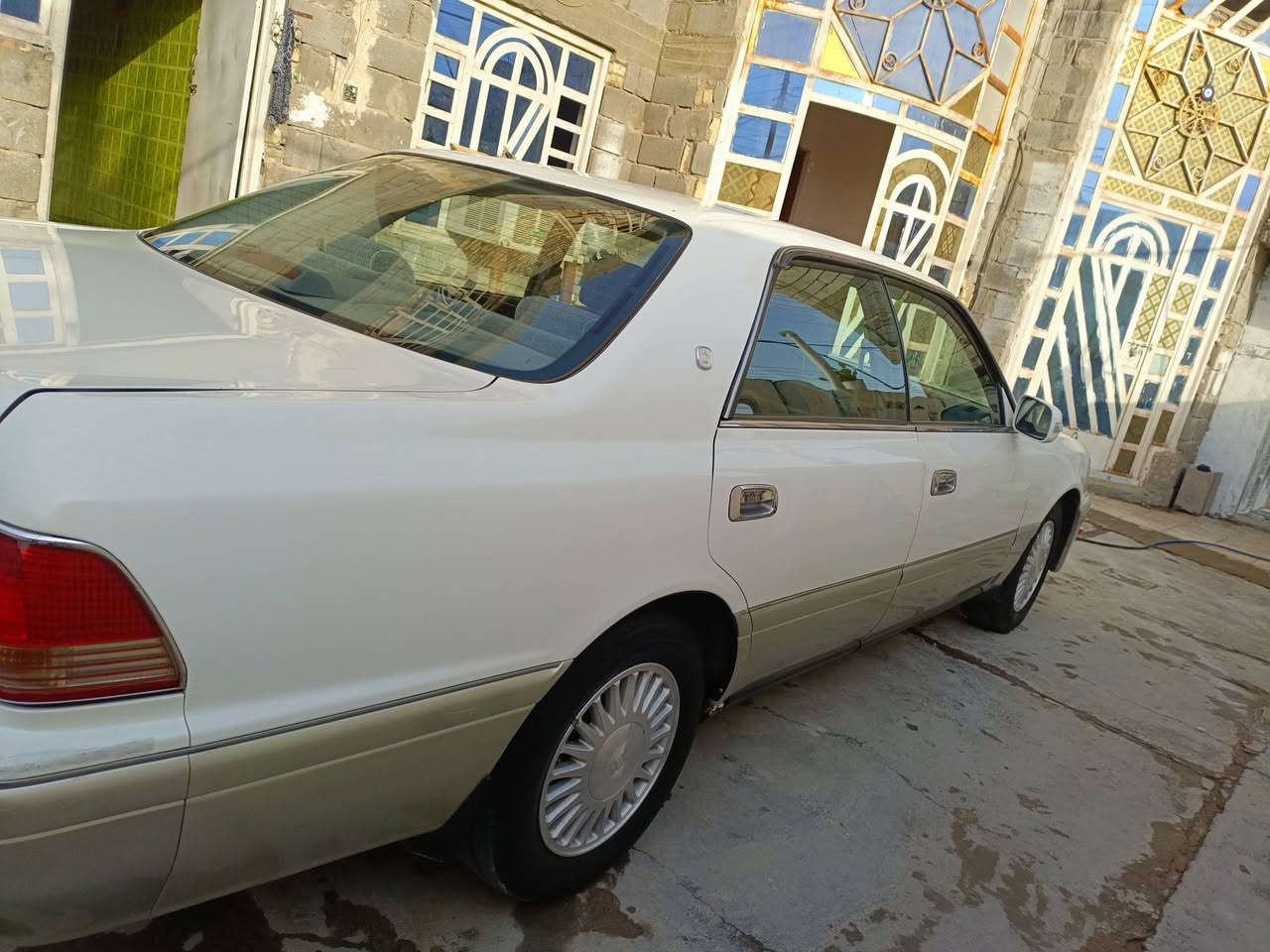 السلام عليكم ورحمه الله سياره للبيع موديل ٩٥كفاله گص ونقل كير ومكينه وتحويل وغرامات ولعيب الشرعية  العنوان بصره  ***********
