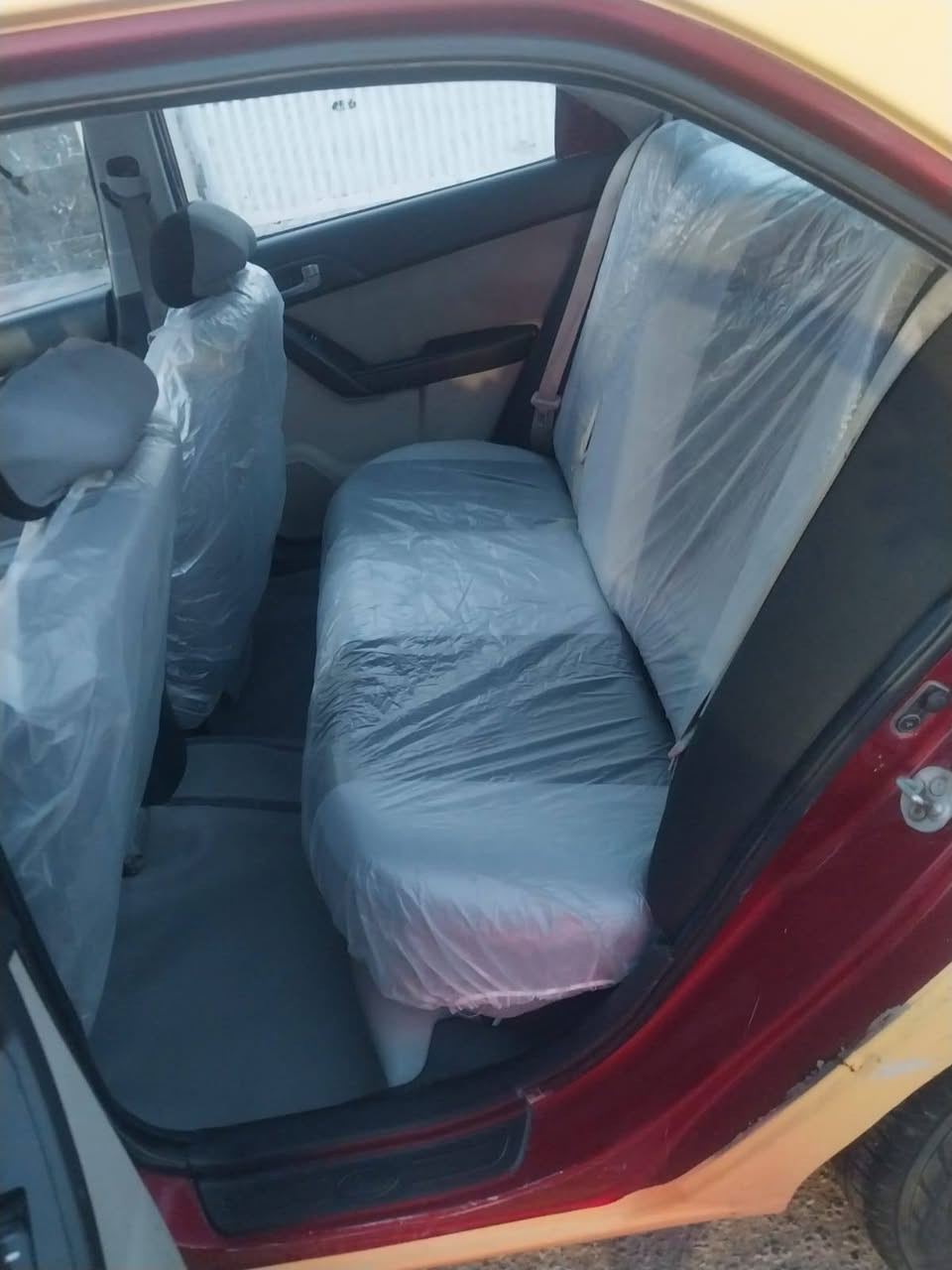 سلام عليكم للبيع فورتي ٢٠١٠ رقم بغداد  أمريكي حادثها
 جاملغ خلفي مكينتها بيه بخار وصوت روجز
 ابيعلك مكينه كايمه.  كير حداديه كله جديد 
مكان السياره بغداد 77وبيه مجال
***********
