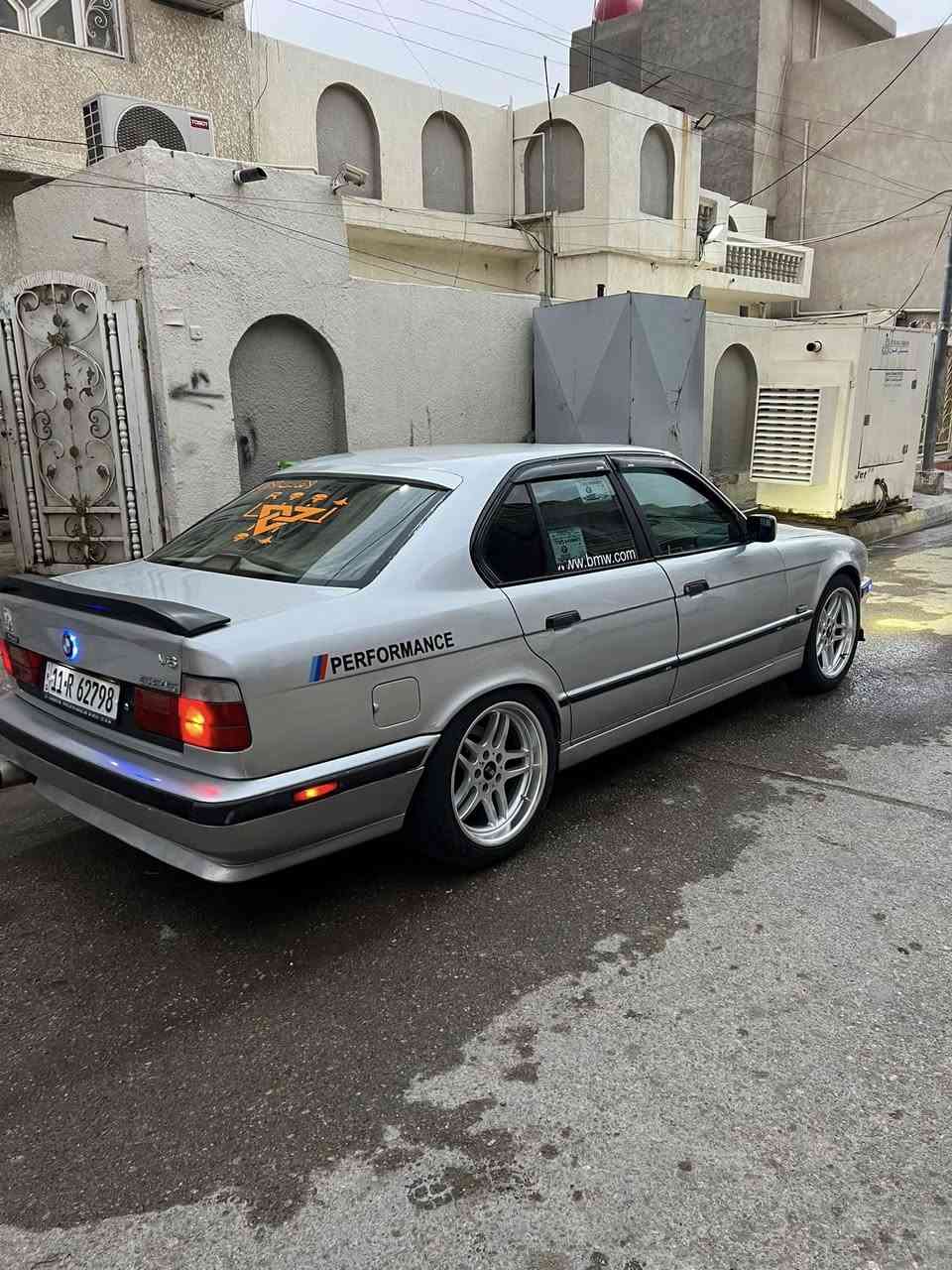 525كير عادي
رقم بغداد بسمي تحويل مباشر
موديل 1990
مسكر فانوس 
كزوز رياظي تحكم ريمونت 
تشغيل عن بعد
تخم تاير جديد ويل أم جديد
منظومت زنون لايت
تبريد شغال ثلج 
صدر مامي خلفي جديد 
سيارة جاهزة تجي وشوف بعينك 
سعر 65مكان سيارة كوت 
***********
