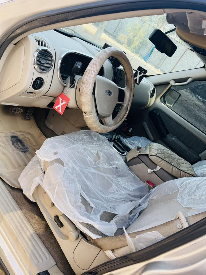 فورد اكسبلور 2007
سياره مزاد 
سياره جاهزه كير مكينه كهربائيات
تبريد كله شغال
كشن كهربائي 
تخم تايرات 
شاشه 
كامره 
باتري 
داخل بيجي
سبعه راكب
سياره جاهزه من كل النواحي 
مكان السياره كربلاء 
السعر 105 لان معاملة كامله باقي كتاب فقط وأرقم 
بيع او مرارس 
رقم ***********
