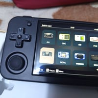 لبيع أو مراوس موبايل جهاز جديد يشغل العاب psp بلي وان  07713975773