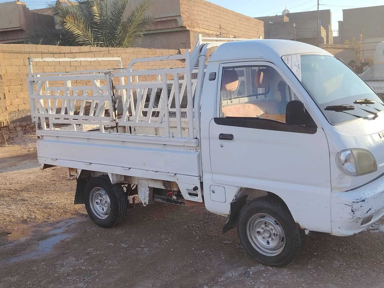 اعيد النشر سلام عليكم للبيع عموشه فاو موديل 2006لا صبغ ولا ضربه  اوراق كامله الاصليه كير ومحرك واكسن كفاله صدر جديد تخم تاير جديد كهربائية كامله لا صرف ولا تبخير السياره جاهزه ما ناقصه شي اشغل وتمشي وصلت 16 ورقه وما بعت العنده زود يتفضل العنوان الانبار القائم 
***********
