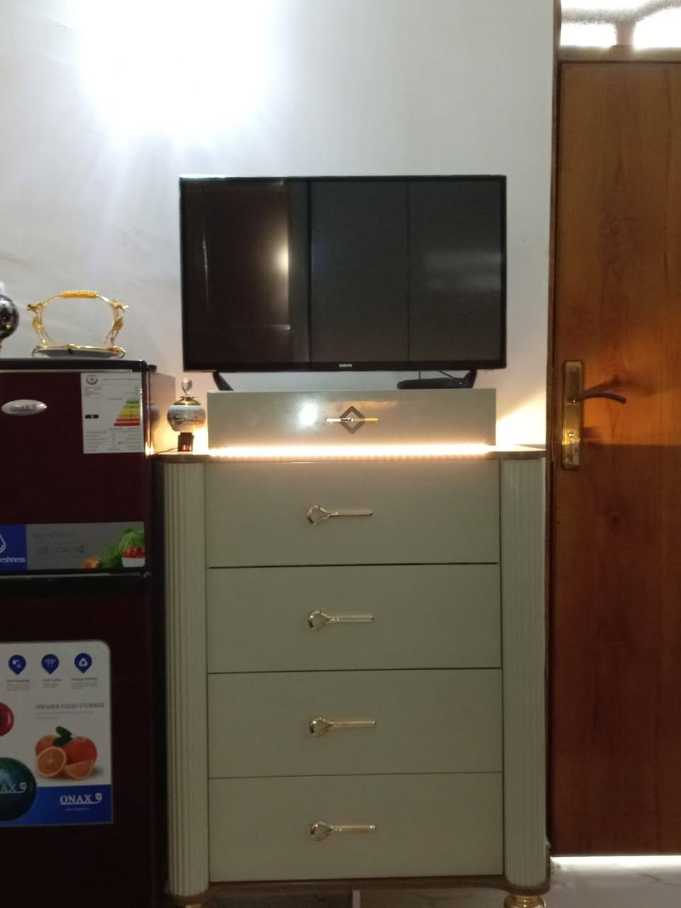 سلام عليكم غرفه تركيه للبيع نضافه 100% سعر خاص او (***********)
