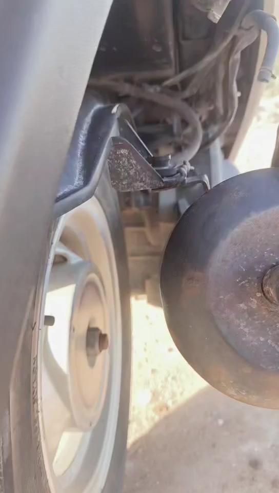 السلام عليكم 
دراجه لبيع كامكو جي فور الدراجه حاويه برغي ما ناقصها الدراجه فول احله من الصوره الي ياخذه يكلي رحمه على والديك المكينه ما مفتوحه على وضع الشركه رقم الهاتف *********** مراسله متواجد أو عله الفيس متواجد مكاني نجف
