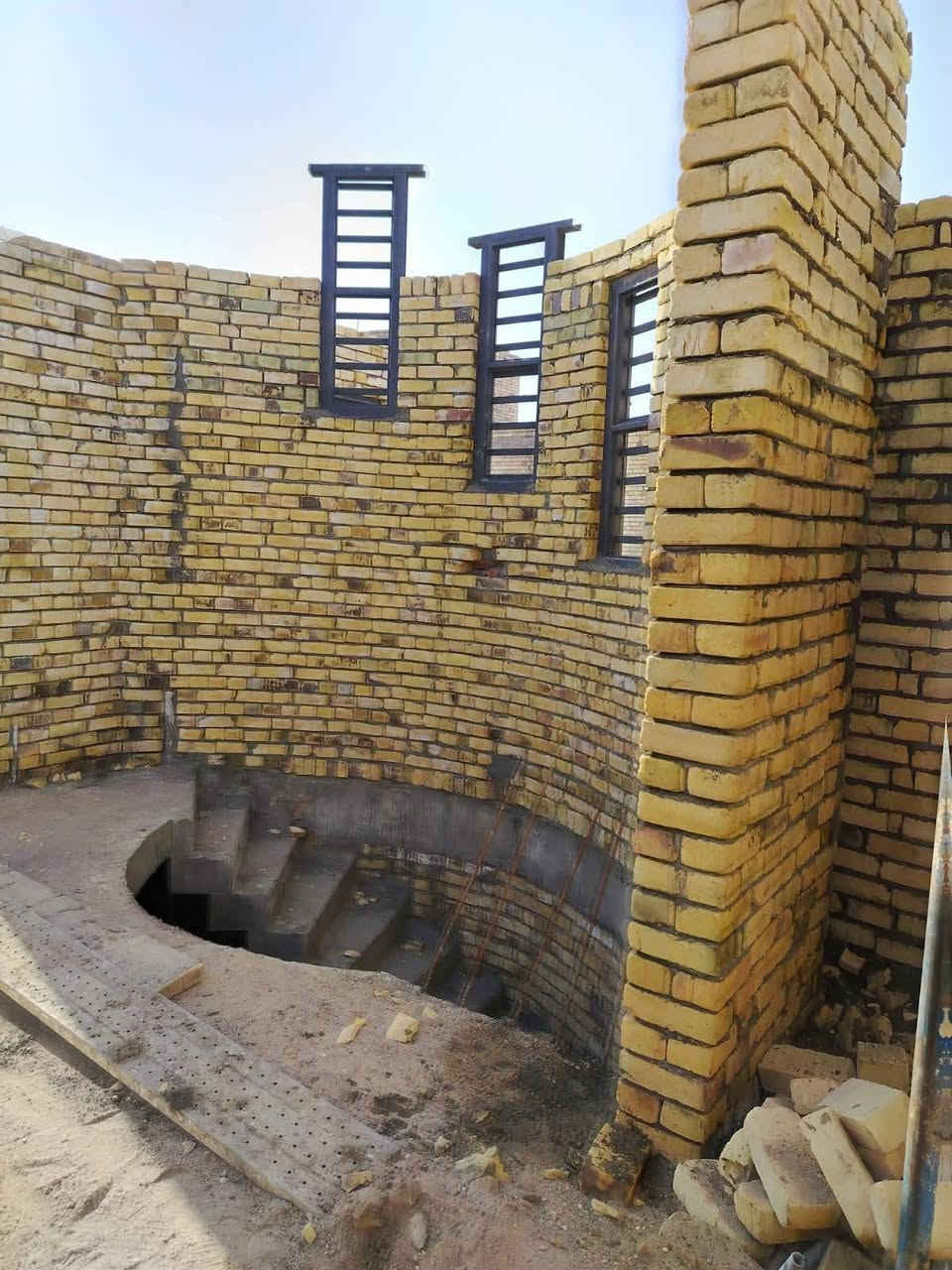 سلام عليكم كادر بناء بناء من العماره متفرغ شغل درجه اولئ التزام بالوقت نشتغل طابوك بلوك فرمستون عكاده باليوميه مكطوعه هاذا رقمي تصل وتدلل 
***********
