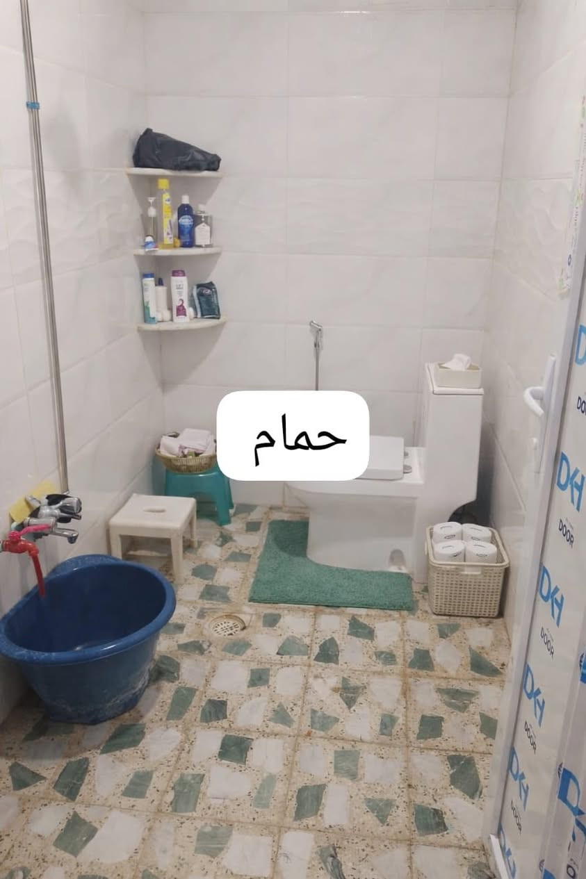 للبيع بيت مساحة 135م 
بناء 2026
كاشي سيراميك كامل 
ارضي استقبال و2غرف نوم ومطبخ وهول وحمام و2تواليت داخلي وخارجي ومناور 2
البيت بي نقص فقط سقف ثانوي
فوك البيت اكو شقه غرفتين كاملات 
بس استقبال ومطبخ وحمام وتواليت فقط تكعيب لازمها بناء طابو سند جديد مابي ضربه ولا عليه شي 
مكانه وادي حجر فرع صيدليه السرور شارع رئيسي ثاني للحي
بسعر 150 مجاله بسيط


**إذا كنت صاحب هذا الإعلان وتريد حذفه لأي سبب، رجاءا أرسل رسالة إلى الدعم الفني**