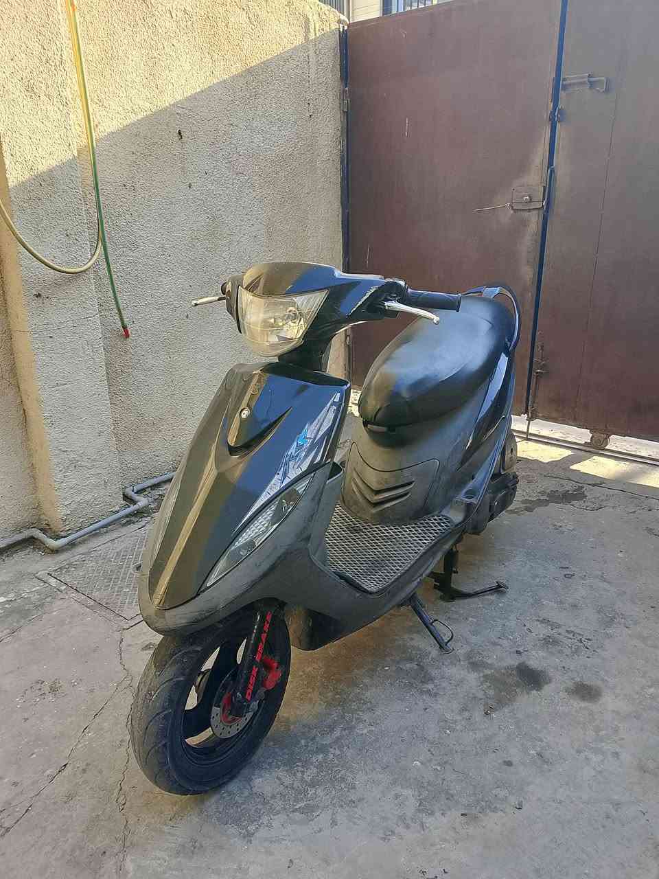 السلام عليكم دراجه ماكس رنبه مختم من تاير لتاير بلاد صار شهر من نزلته
.   برغي ما مفتوح منه

 .  كامله مكمله 

العنوان / البياع شارع عشرين 
السعر ؟ خاص 

***********
