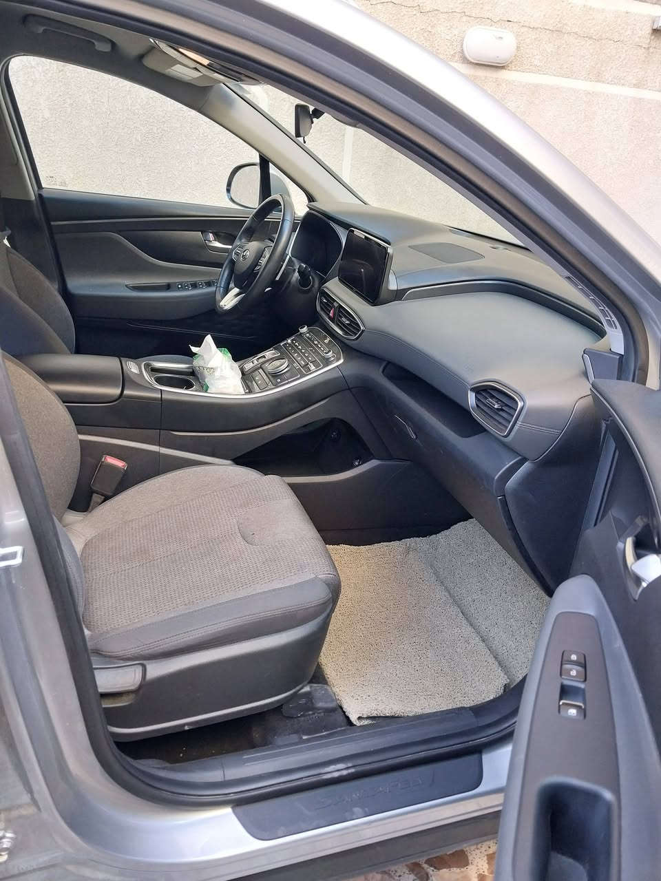 السلام عليكم اخوان 
للبيع هونداي سنتافيا 2023 
رقم بغداد باسمي 
السعر 226 ورقة 
للاستفسار 
***********
