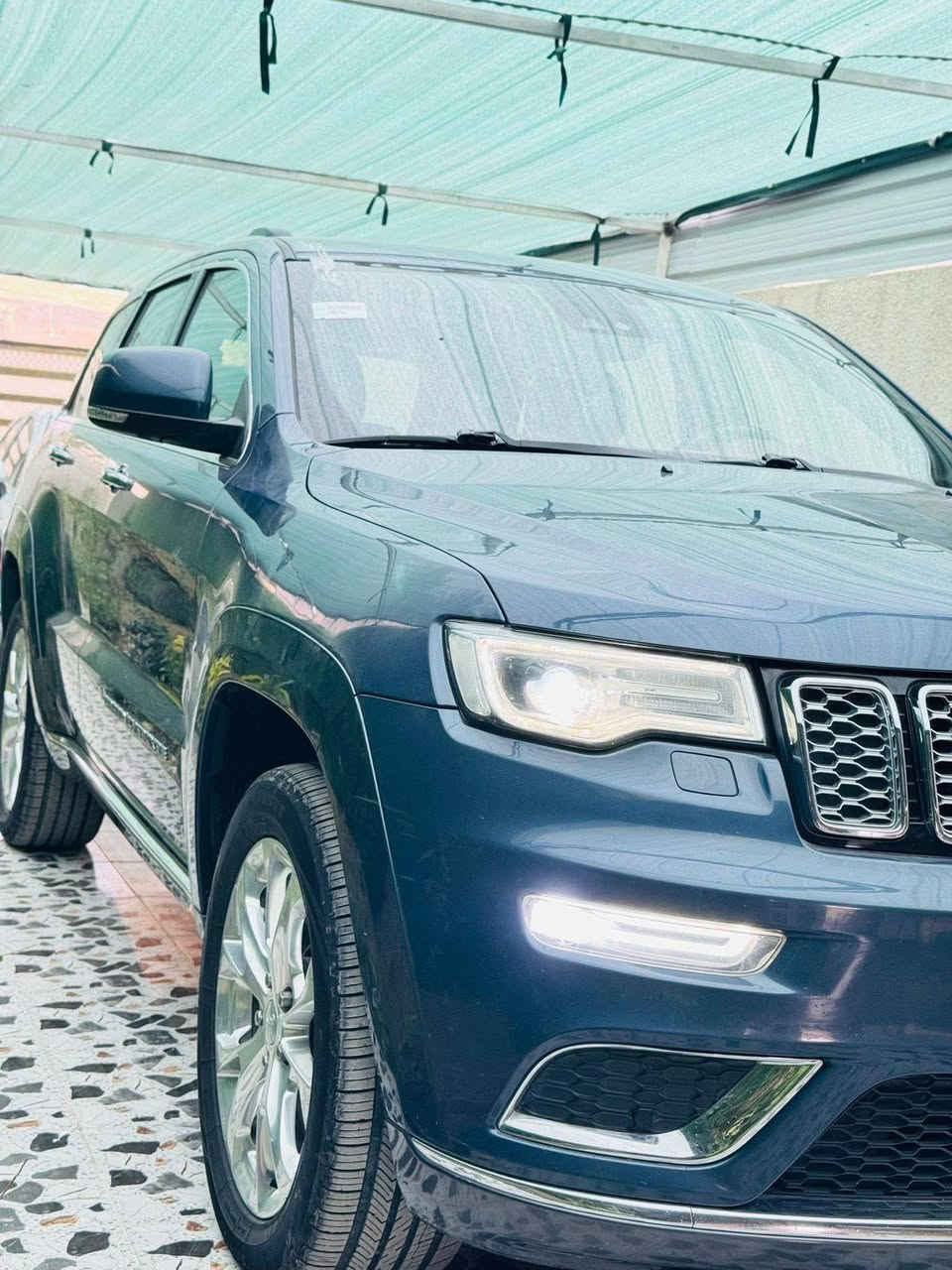 رمضان كريم
للبيع جيب  موديل 2021 سومت خليجي مكفوله فول مواصفات 1/1 جكات بنوراما رادارات
حساسات 3 شاشات بصمه محرك V6 فول جديده ماشيه 82 الف كيلو
رقم بغداد بيه رقم حلو جدأ السعر 355 ورقه وبيها مجال 
 بيها مجال اي استفسار 

***********
مكان بغداد البياع معرض المنار الحديث شارع 2
