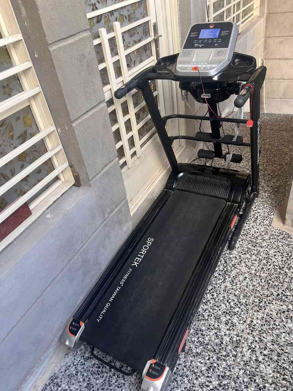 السلام عليكم
جهاز جري للبيع وكف عندي بدلتله فيوز كام يطلعلي  E2  ما اعرف شنو مشكلته
***********
