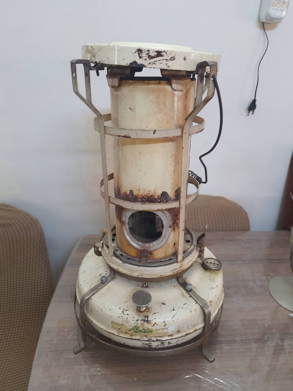 السلام عليكم صوبه علاءالدين ايراني قديم جامتين السعر ٨٥الف بغداد  الحربه
***********
