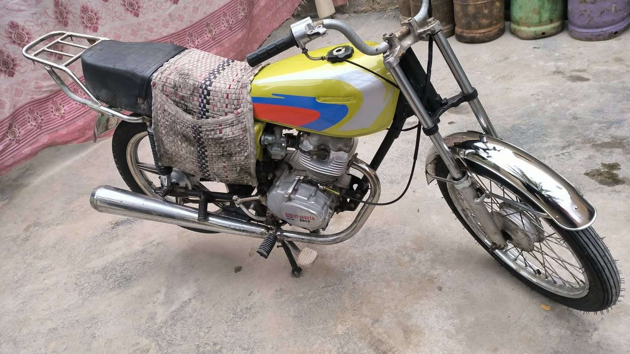 دراجه اربعه كلك وياهه ويل الوره اخو اجديد بس اتصفي وتشده سعر 200 الف المكان كربلاء حي العامل رقم ( *********** )
