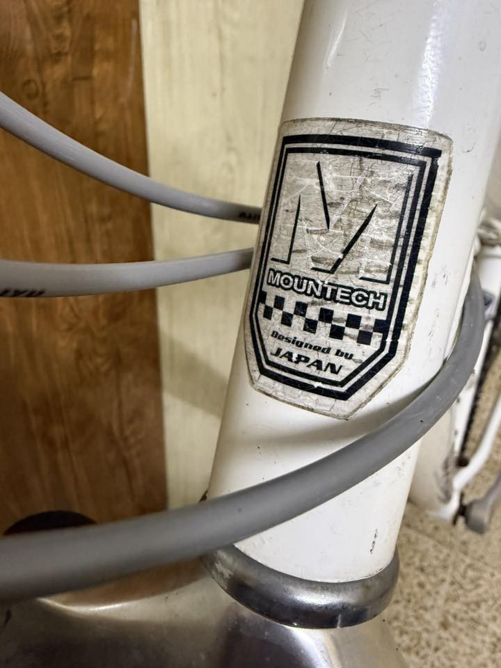 دراجة هوائية مختوم ياباني 🇯🇵 

قياس 26 جبلي

المعدن ألمنيوم 

قياس الفريم 43cm

المكينة 3/7

السعر 120 ألف دينار 

عنوان المحل موصل أيمن تقاطع شارع كنيسة الساعة🚴‍♂️🚴

يوجد توصيل 🚚 كافة محافظات العراق 🇮🇶 

☎️***********
