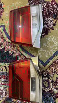 بكلايت صندوك خلفي موديل 2021 زوج ايمن وايسر كامل  المكان بغداد للاستفس...