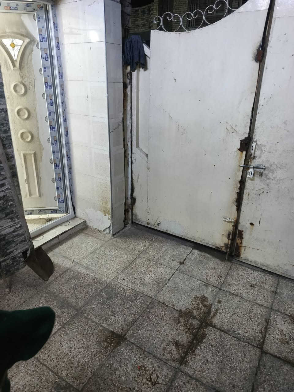 السلام عليكم بيت لليجار طابق ارضي سعر لاجار350العنوان كماليه حي السلام شارع المستشفى الفضيليه الاتصال  ***********جاهز لسكن
