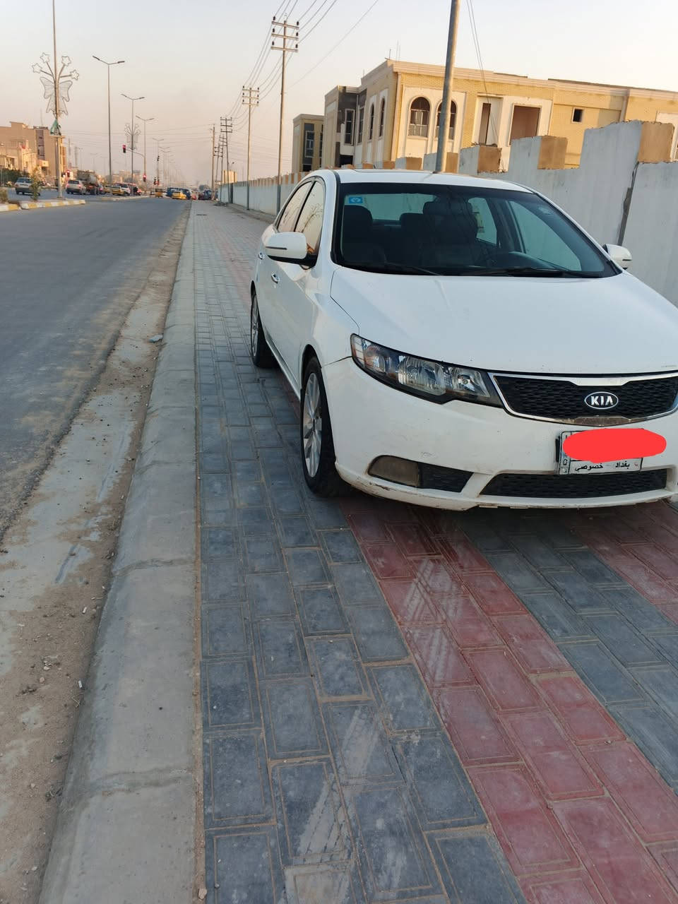 السلام عليكم سياره للبيع نوع سيراتو خليجيه موديل 2012 رقم بغداد محرك 1600 دوش فول مواصفات بي اي بي  واحد  عله واحد بصمه فتحه شاير بلمري مري شفط حساسات خلفيه لايت زنون كير جديد حداديه جديده تخم تاير جديد تدفئه وتبريد  خمسة ويل كاب سياره بيها قطعه وحده صبغ والباقي مكفول تحويل مباشر سنويه لل 27 السعر المطلوب 100 وبيها مجال العنوان كربلاء رقم التلفون ***********
