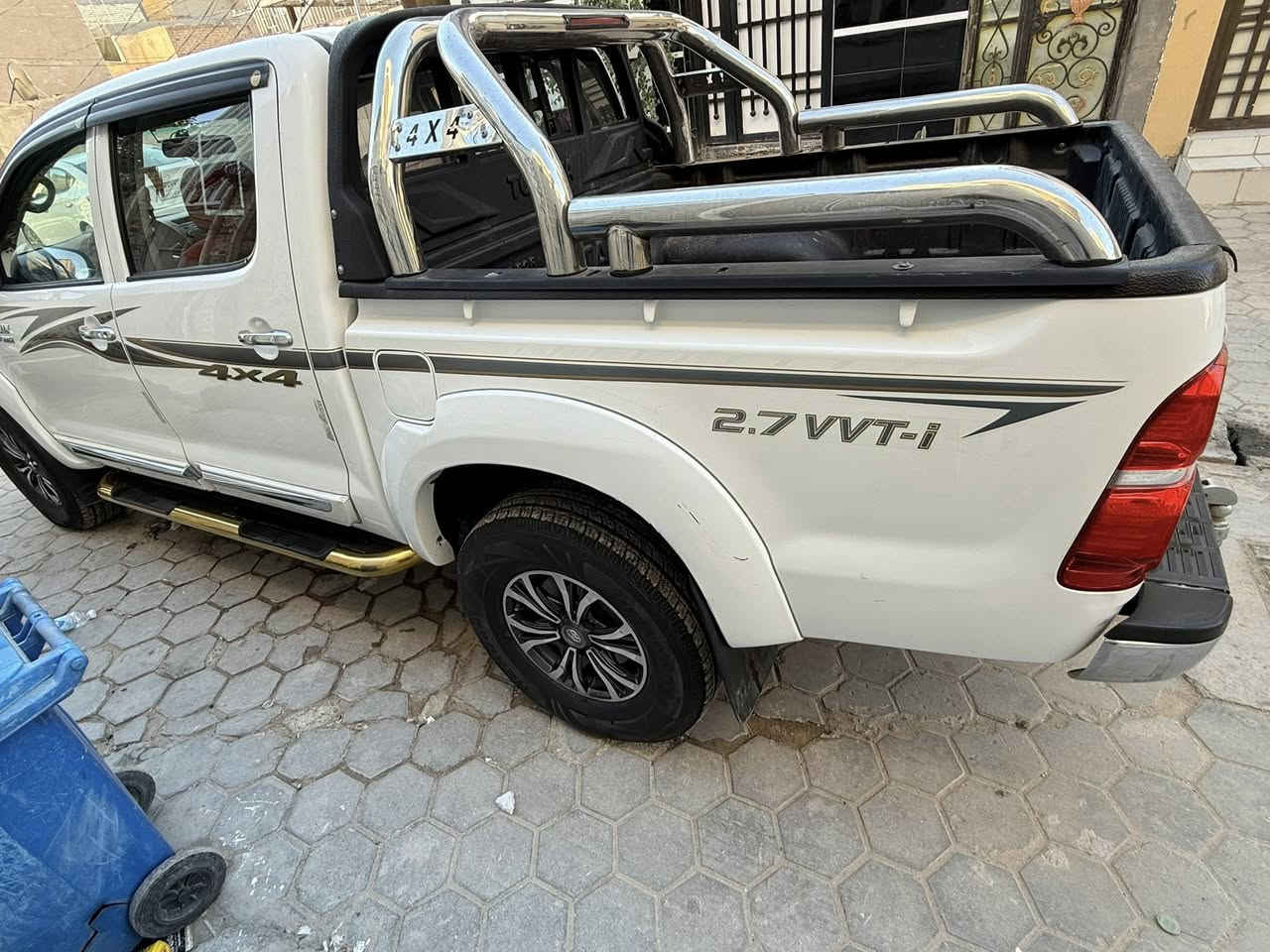 السلام عليكم هايلوكس ٢٠١٥ وارد كويتي 
تخم تاير جديد ماشيه ٢٢٠ ألف 
العنوان النجف الأشرف 
بيه بارد خفيف بلچاملغ الوره 
السعر ٢٤٥ 
للاستفسار 
***********
